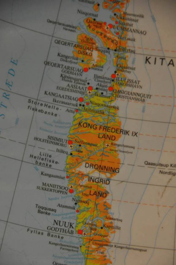 Mapa da costa oeste da Groelândia, onde estão a capital Nuuk e Ilulissat, mais ao norte, nossos destinos no país
